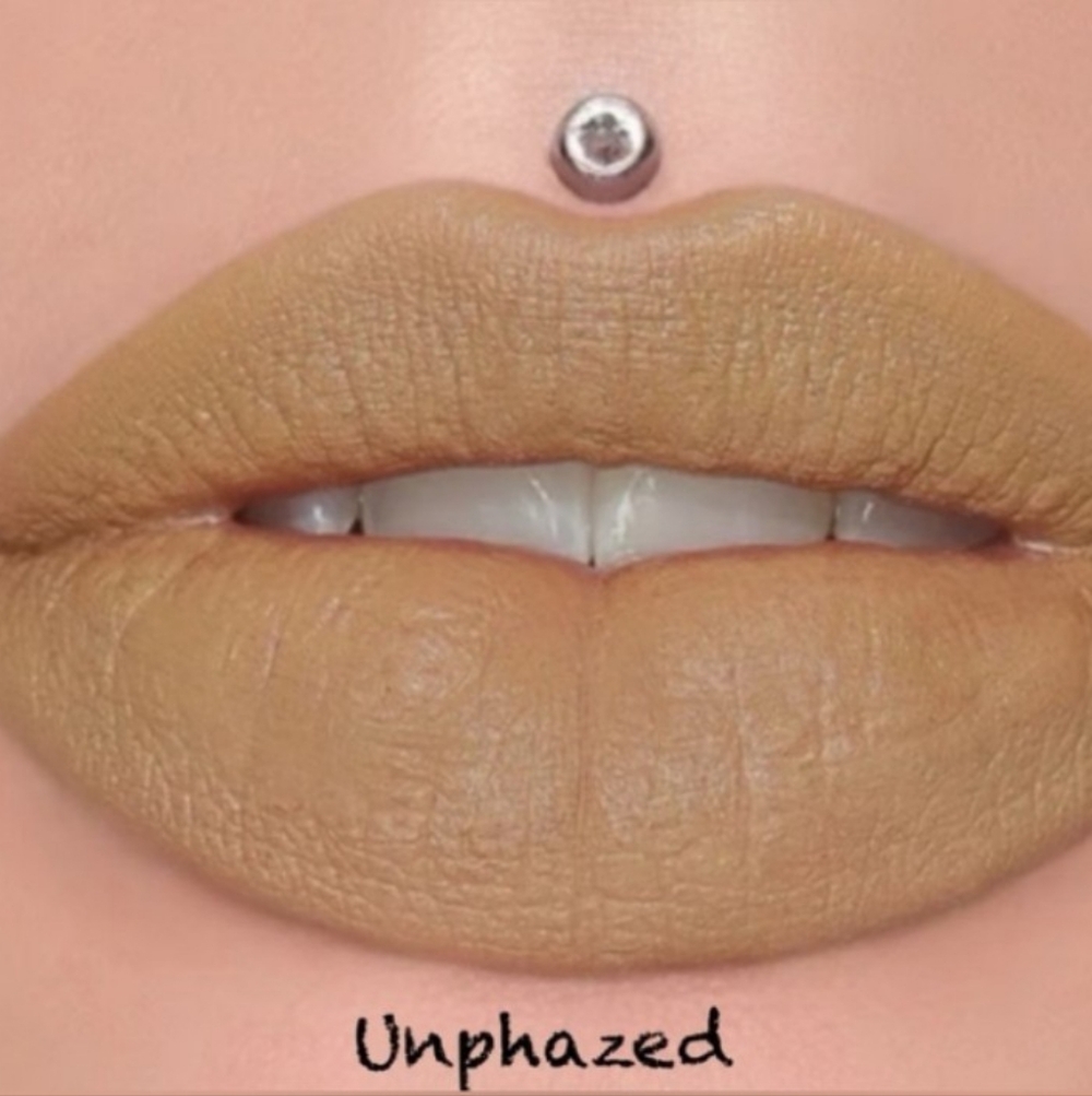 Jeffree Star Velvet Trap